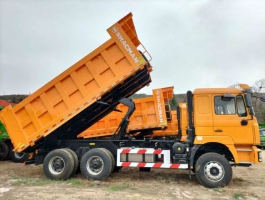 SHACMAN F3000 Tipper Truck 6x4 430 EuroII Geel met voor- en achterlaagse meerlaagse springplaat 4 hoofdplaten 4 U-vormige bouten