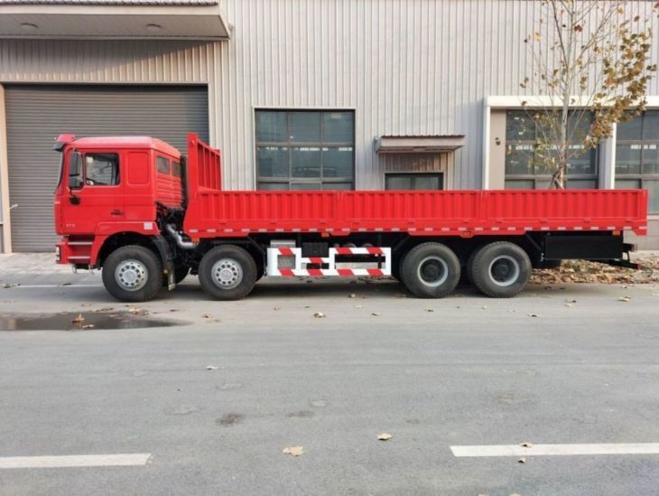 SHACMAN F3000 vrachtwagen 8x4 430 pk rode bestelwagen voor samengesteld transport