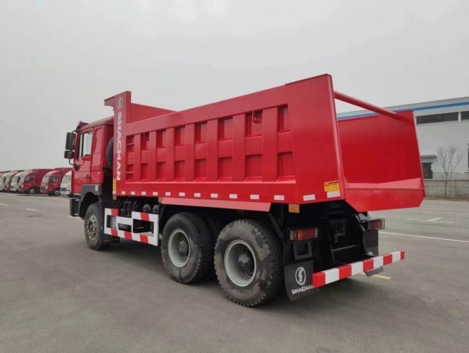 10 pogingen SHACMAN Red Dump Truck F3000 Dump Truck Voertuig 380HP voor de mijnbouw