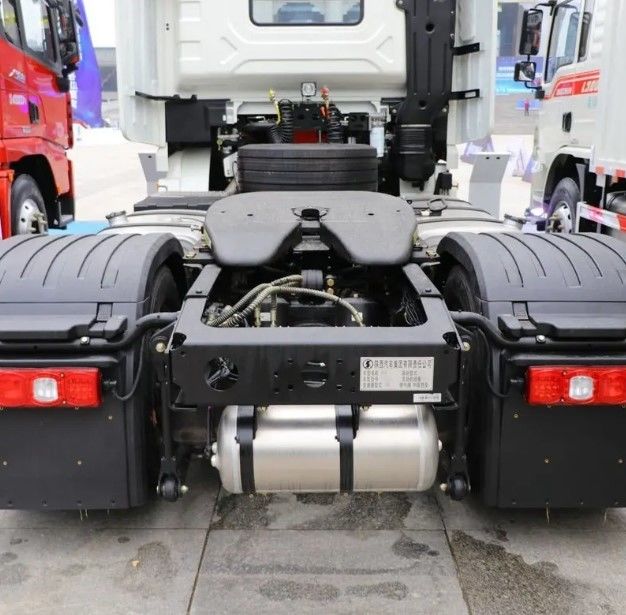 SHACMAN Container Tractor Truck X3000 4*2 Port Terminal Tractor 420hp CUMMINS Motor merk