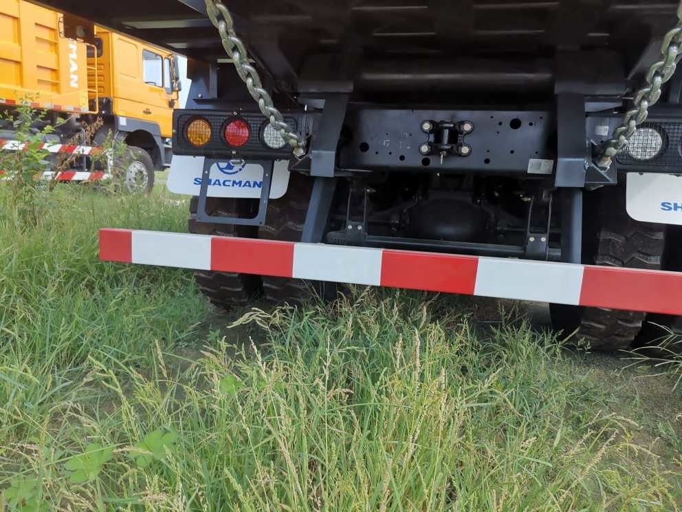 SHACMAN 3 axel dump truck F3000 6x4 430 pk EuroII 25 ton 3 axel dump truck