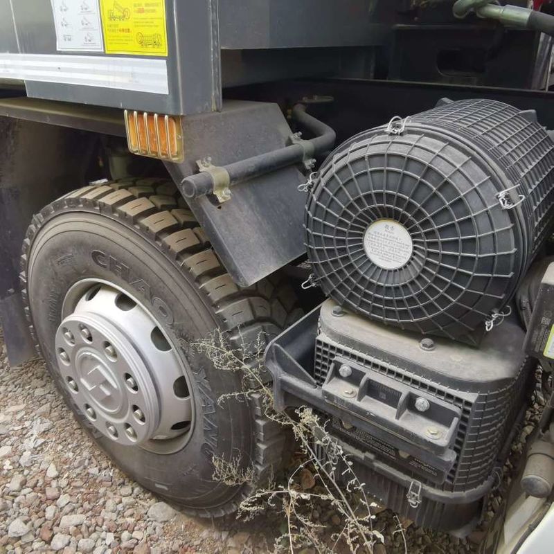 14 voet hoge zware dumptruck uitgerust met luchtremmen en luchtrijvering