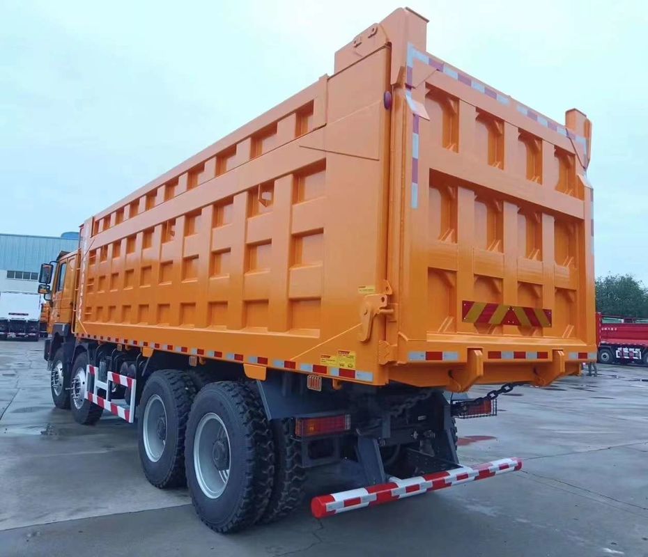 SHACMAN 3 axel dump truck F3000 8x4 430 pk EuroII 25 ton 3 axel dump truck