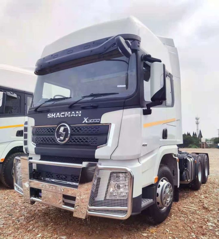 SHACMAN X3000 6x4 Traktor Truck EuroV 480HP Witte Truck Traktorkop Met Uitgebreide Hoge Dakcabine En 400L brandstoftank