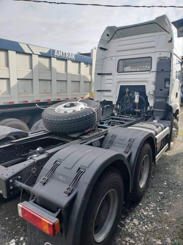 SHACMAN X3000 6X4 Tractor Head 420HP 450HP Tractor Truck Single Double Sleeper Rechter aandrijving voor Tanzania