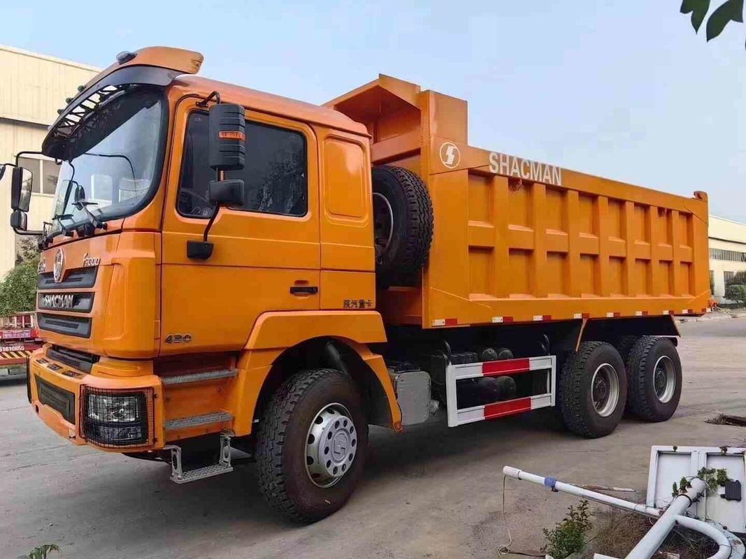 Neon Red Heavy Dump Truck 20 kubieke yards capaciteit MAN Achsel Collision Mitigation System