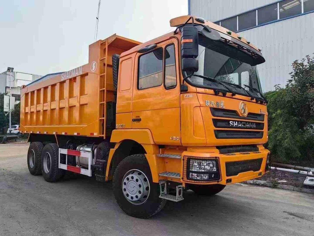 Neon Red Heavy Dump Truck 20 kubieke yards capaciteit MAN Achsel Collision Mitigation System