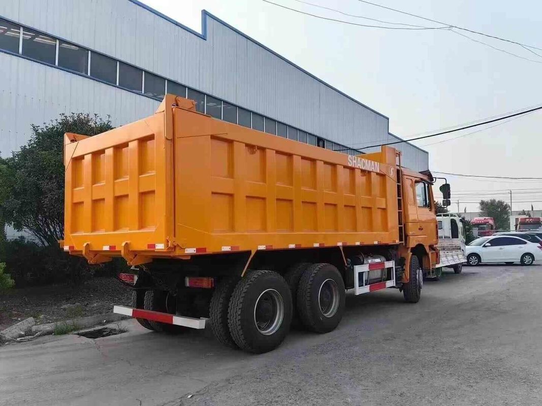 Neon Red Heavy Dump Truck 20 kubieke yards capaciteit MAN Achsel Collision Mitigation System