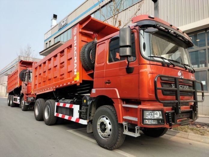 20 kubieke yards zware dumptruck in Klein blauw met veiligheidsvoorzieningen botsing beperking systeem en dump carrosserie capaciteit