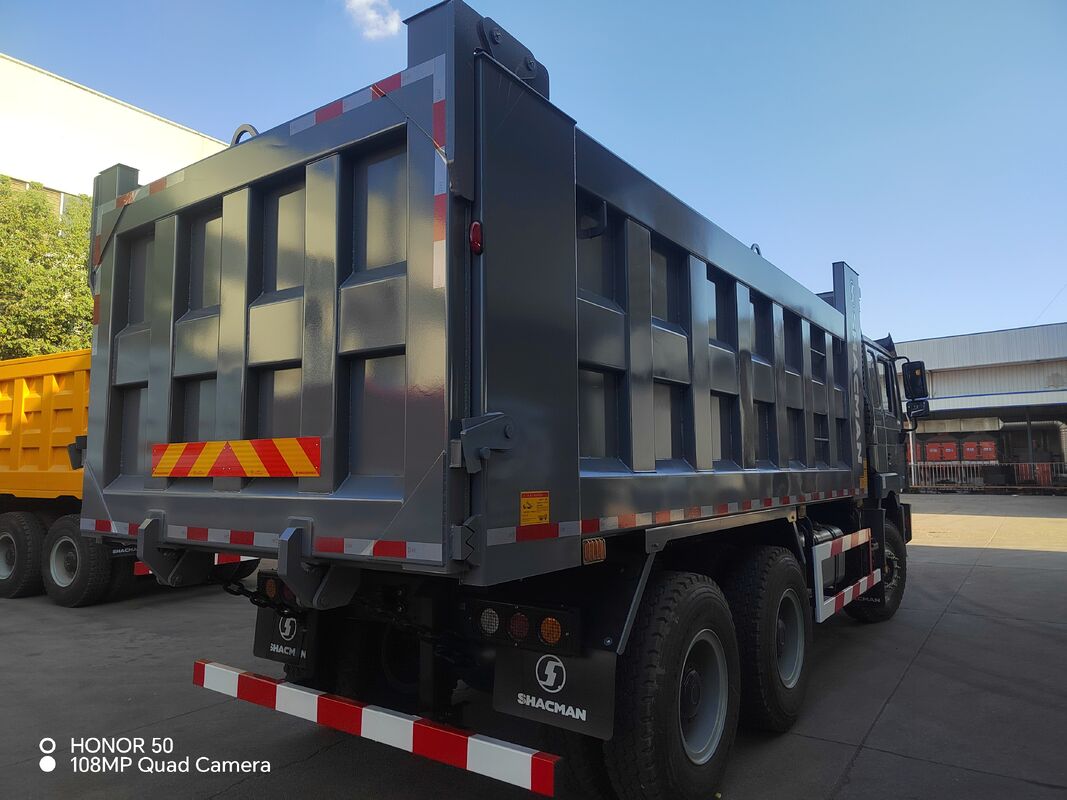 SHACMAN 3-assige zware dumper met 12.00R20 banden, 400L brandstoftank en handgeschakelde versnellingsbak, 430PK EuroII, 25 ton